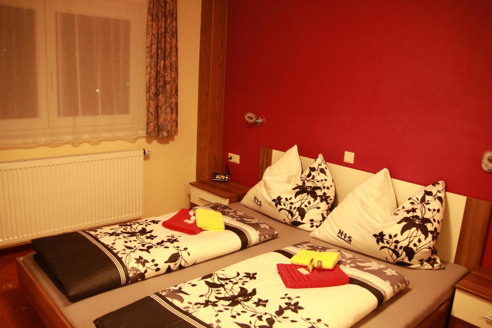 Haus Kartoner Hotel Schladming Ruang foto